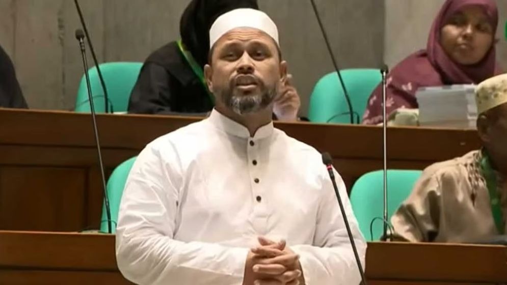 জীবিত বাবাকে মুক্তিযুদ্ধে শহীদ দাবি করে সংসদে বক্তব্য, ক্ষমাসুন্দর দৃষ্টিতে দেখার আহ্বান এমপির