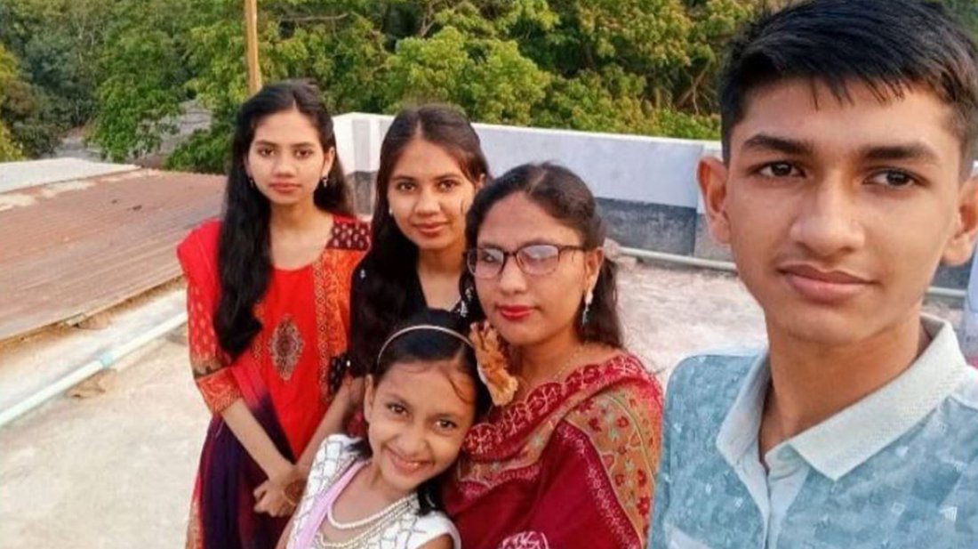 লক্ষ্মীপুরে মা ও তিন মেয়েকে কুপিয়ে হত্যা, গণপিটুনিতে যুবকের মৃত্যু