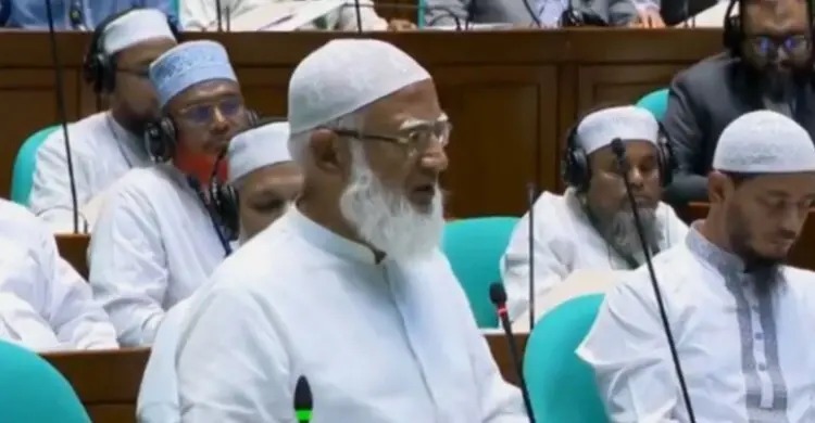 সংসদ তোষামোদের স্থান নয়, চরিত্রহনন বন্ধের আহ্বান বিরোধী নেতার