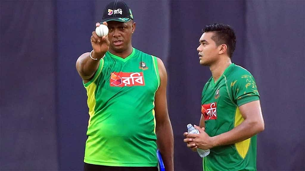 জিম্বাবুয়ের নতুন বোলিং কোচ ওয়ালশ