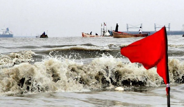 সাগরে সুস্পষ্ট লঘুচাপে বন্দরে তিন নম্বর সতর্ক সংকেত জারি