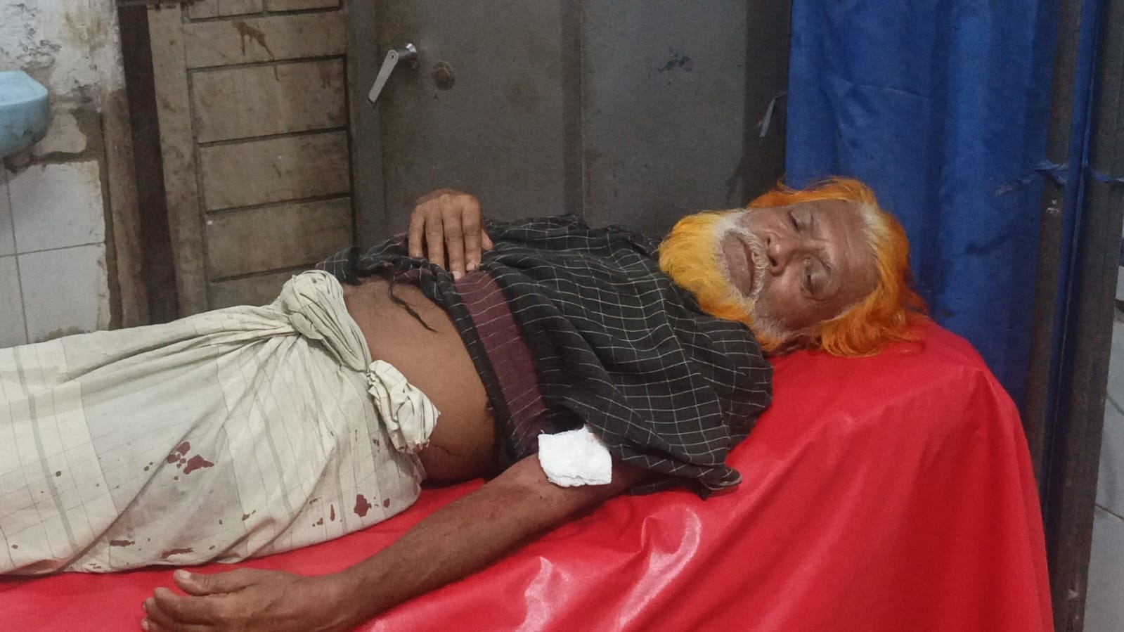 পারিবারিক শালিশ শেষে বৃদ্ধকে গুলি, অভিযুক্ত ছেলে