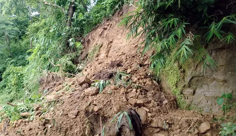 চার বিভাগে দুই দিন অতিভারী বৃষ্টির আভাস, পাহাড়ধসের শঙ্কা