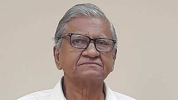 বৃষ্টিতে ভিজে ফজলুল হককে শহীদ মিনারে শ্রদ্ধা