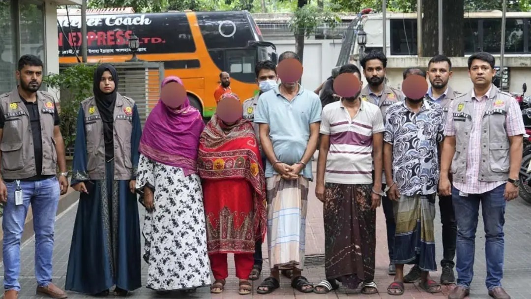 হানিট্র্যাপ ফাঁদে ভিডিও করে অর্থ আদায় চক্রের পাঁচজন গ্রেফতার