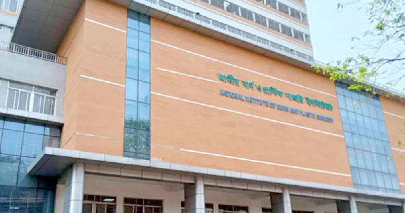 বংশালে দোকানে বিস্ফোরণ, ব্যবসায়ীর মৃত্যু, একজন দগ্ধ