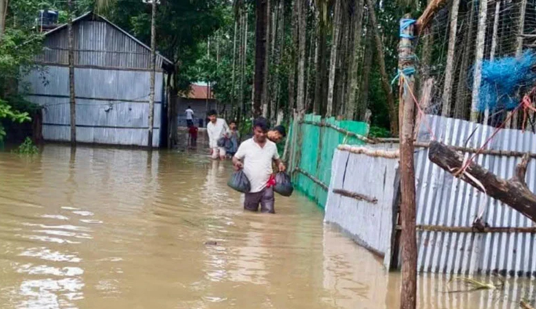 বন্যা-পাহাড়ধসে কক্সবাজারে ২৬ প্রাণহানি, দুর্ভোগ চরমে