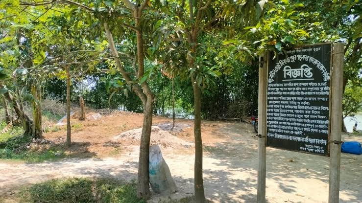 সরকারি সম্পত্তি রক্ষায় আদালতে গ্রামবাসী, চিরিরবন্দরে নজিরবিহীন উদ্যোগ