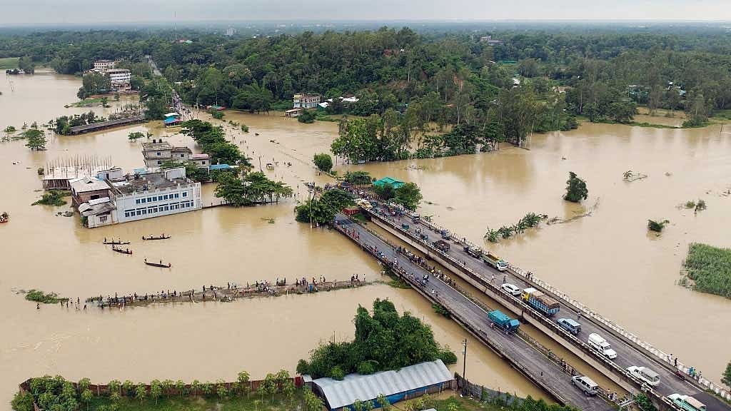 বৃষ্টি-বন্যা-পাহাড়ধসে মৃত্যু ৪৪, দুর্ভোগে অন্তত ১০ লাখ মানুষ
