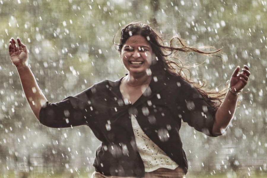 অনুভূতি প্রকাশে কাব্যিক ও মায়াময় করে তোলে বৃষ্টির দিন