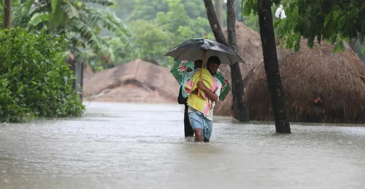 পানি নামলেও দুর্ভোগ কাটেনি, ঘুরে দাঁড়ানোর লড়াই শুরু