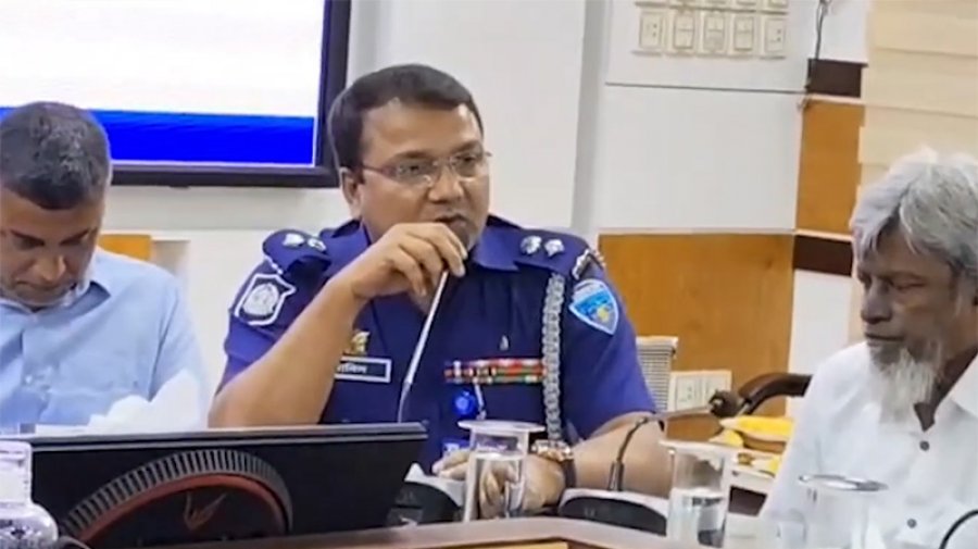 ‘আপনার আগেই ছাত্রদল করেছি’, এসপির বক্তব্যে বিতর্ক