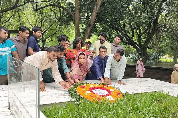 শ্রদ্ধা-ভালোবাসায় হুমায়ূন আহমেদকে স্মরণ, কোনো চাওয়া নেই শাওনের