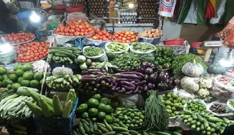 টানা বৃষ্টিতে সবজির দামে আগুন, মরিচ ২৪০ টাকা