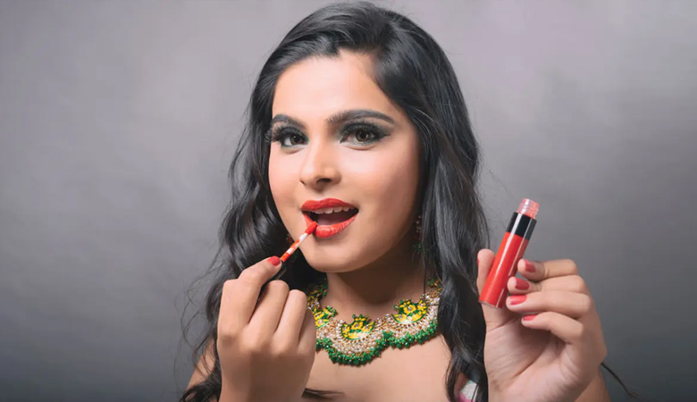 প্রিয় লিপস্টিকের রঙে ফুটে উঠতে পারে ব্যক্তিত্ব