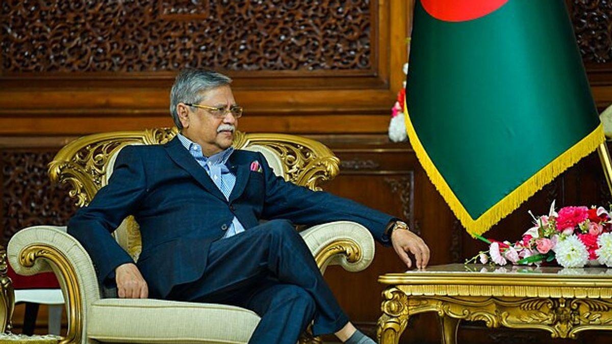 রাষ্ট্রপতির পদত্যাগ নিয়ে জল্পনা, নজর এখন বঙ্গভবনে