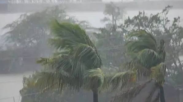 তিন বিভাগে ভারি থেকে অতি ভারি বৃষ্টির পূর্বাভাস