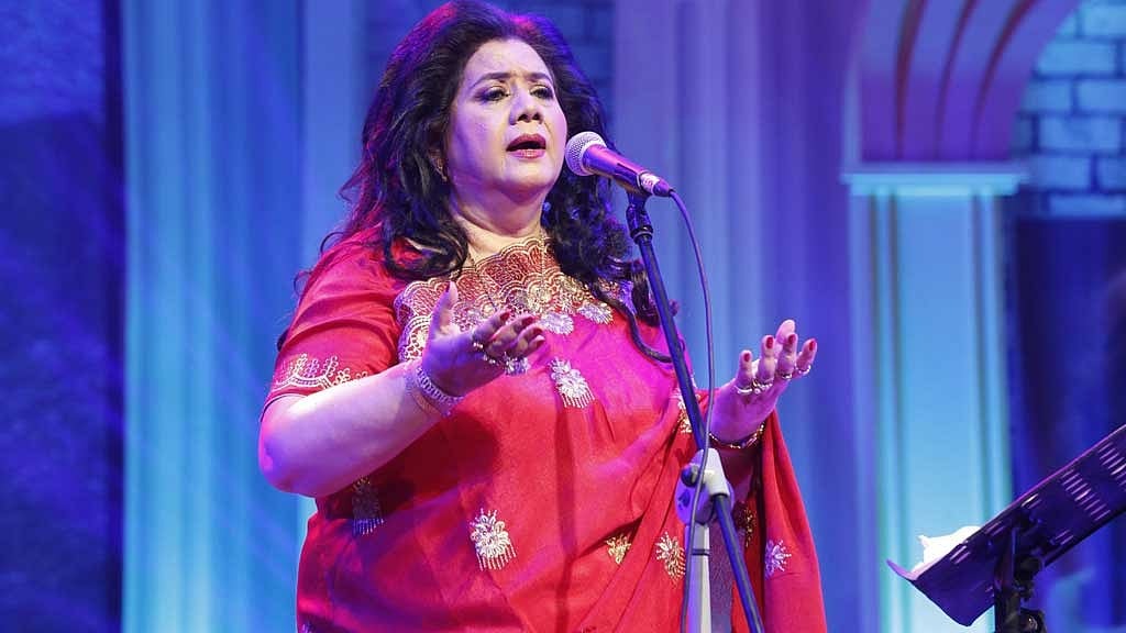 ৬২ বছর পর শিল্পকলার মঞ্চে রুনা লায়লার আবেগঘন প্রত্যাবর্তন