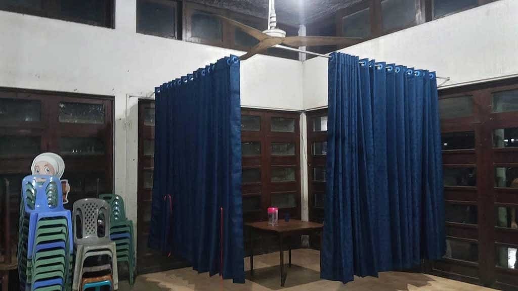 ঢাকা বিশ্ববিদ্যালয় ক্যাফেটেরিয়ায় ‘পর্দা বিপ্লবের’ সূচনা