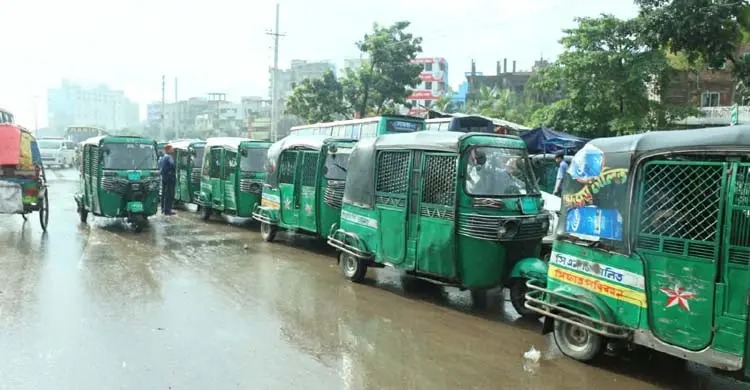 গ্যাসের তীব্র সংকটে ঢাকায় চরম ভোগান্তি