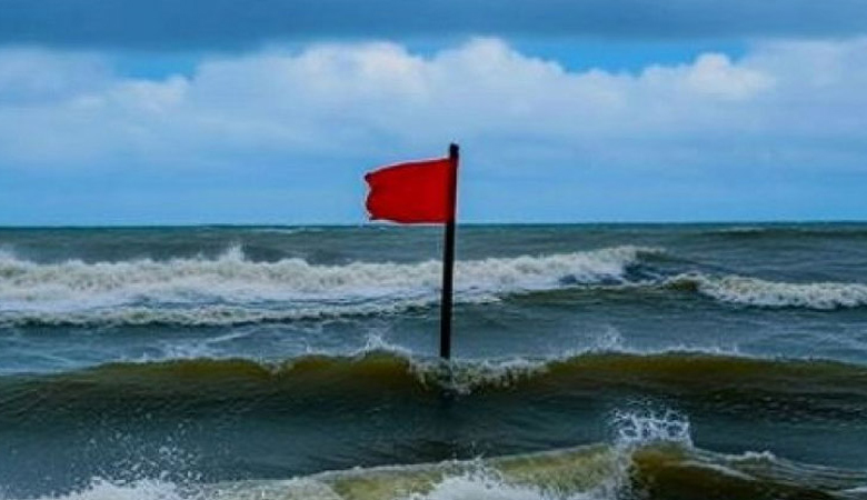 বঙ্গোপসাগরে লঘুচাপ, ৪ সমুদ্রবন্দরে ৩ নম্বর সতর্ক সংকেত বহাল