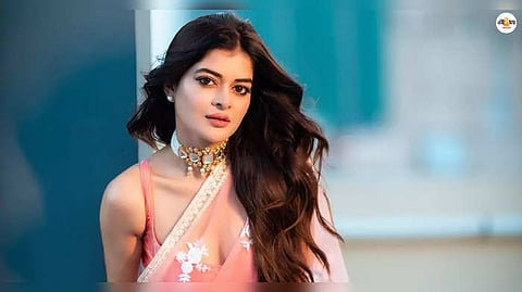 আলোচিত ‘পাখি’খ্যাত মধুমিতা এবার ঢাকাই সিনেমায়
