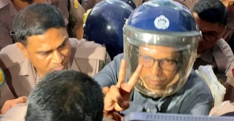 ৯৮ মামলায় ৯৯ দিন রিমান্ড, আইনজীবীর সাক্ষাৎ চান পলক