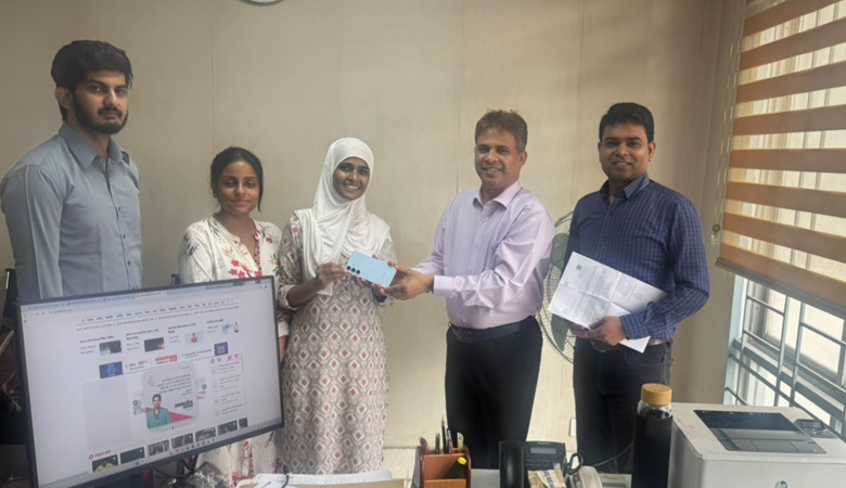 বিদেশি শিক্ষার্থীর হারানো স্মার্টফোন উদ্ধার করলো সিআইডি