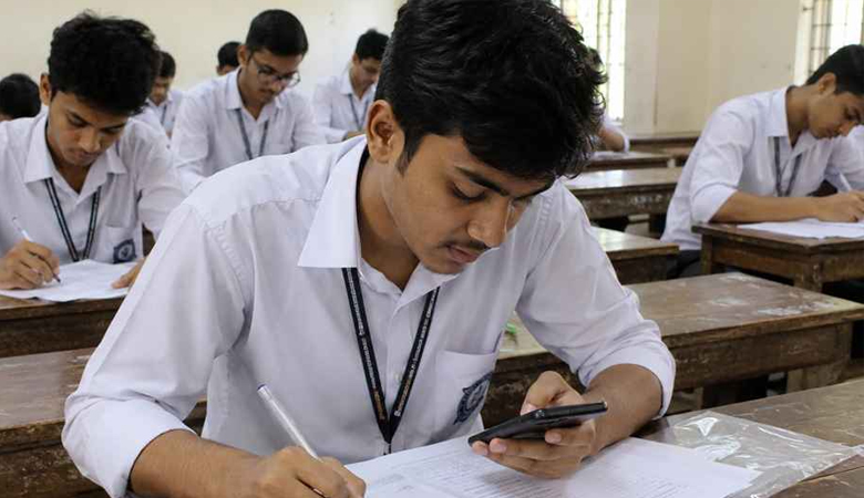 এআই ব্যবহার করে উত্তর লিখতে গিয়ে বহিষ্কার এইচএসসি পরীক্ষার্থী