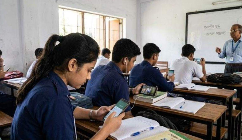 সব শিক্ষাপ্রতিষ্ঠানে শিক্ষার্থীদের মোবাইল নিষিদ্ধ