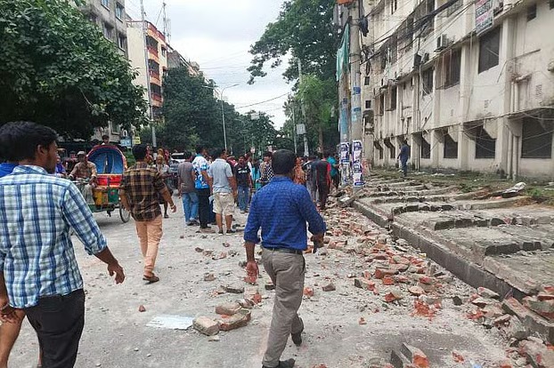 মিরপুরে টিসিবির লাইনে দেয়াল ধসে নিহত নারী-পুরুষ