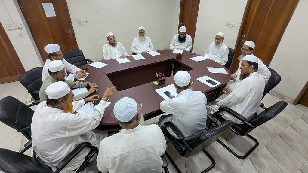কওমি মাদ্রাসা পর্যবেক্ষণে ‘মনিটরিং সেল’ গঠন করলো হাইআতুল উলয়া
