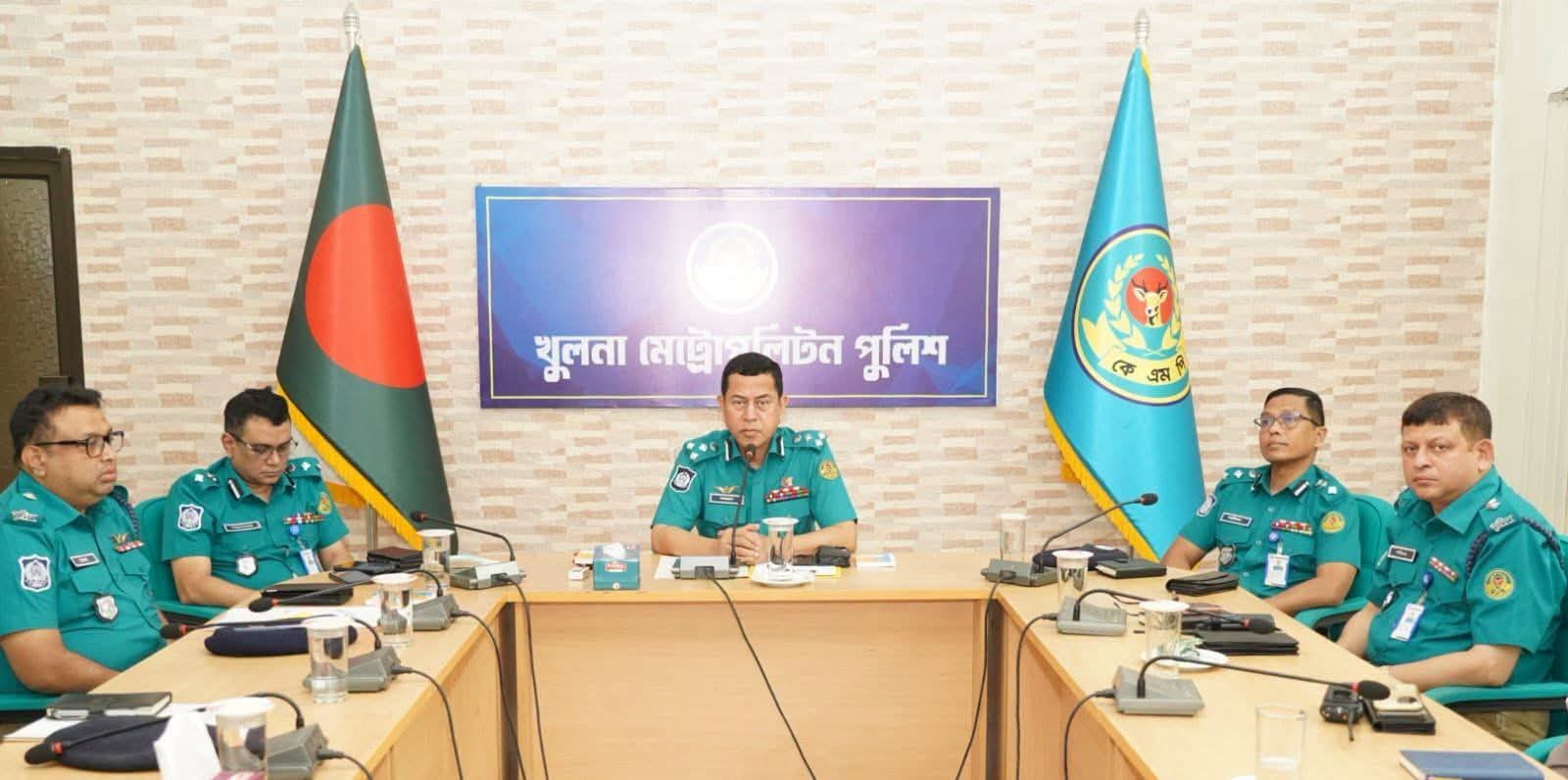 আইন-শৃঙ্খলা নিয়ন্ত্রণে কঠোর পদক্ষেপের নির্দেশ কেএমপি কমিশনারের