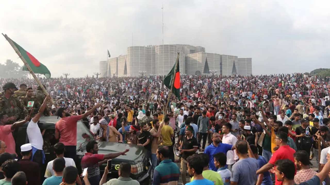 ঐতিহাসিক ৫ আগস্ট: ধেয়ে আসছে মহাবিপর্যয়!