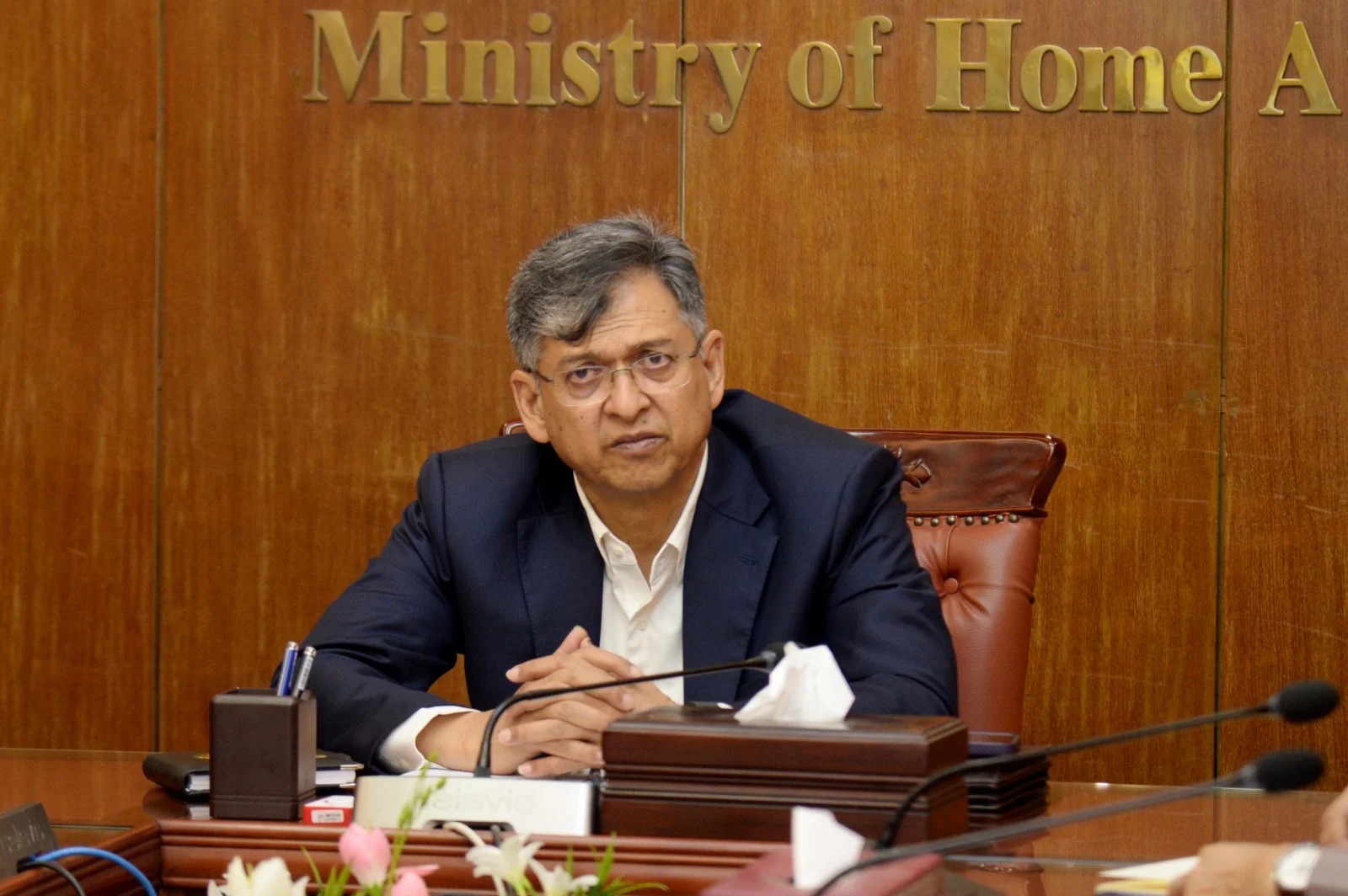হাসিনাকে এই সুযোগ ভারত কেন দিল—স্বরাষ্ট্রমন্ত্রীর প্রশ্ন