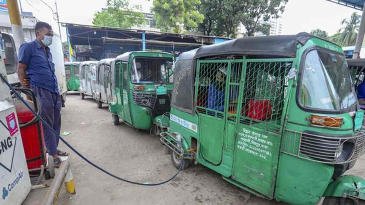 সিএনজি স্টেশনে গ্যাস সংকট, ভোগান্তি চরমে