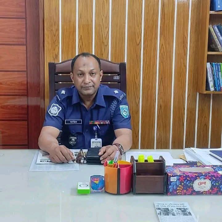 বদরগঞ্জে অপসাংবাদিকতা প্রতিরোধে ওসির ঐক্য উদ্যোগ