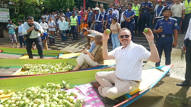 কীর্তনখোলার সৌন্দর্যে মুগ্ধ মার্কিন রাষ্ট্রদূত
