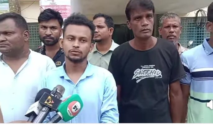 বদরগঞ্জে ফ্যামিলি কার্ড নিয়োগে অনিয়মের অভিযোগ