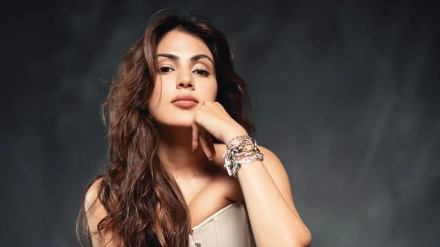 কারাগারের মানুষ বাইরের মানুষের চেয়ে ভালো: রিয়া চক্রবর্তী