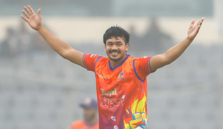 তাসকিনের বলে উড়ে গেলো ওয়েবস্টারের স্ট্যাম্প