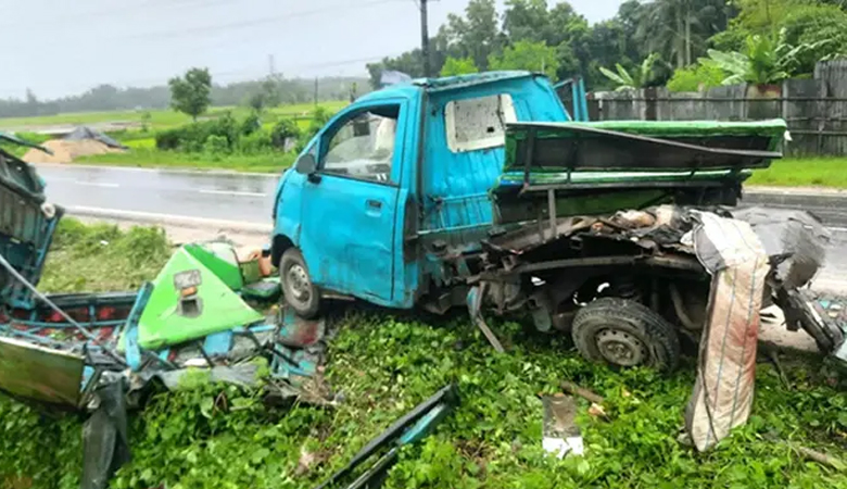 চকরিয়ায় বাস-লেগুনা সংঘর্ষে নিহত ৪