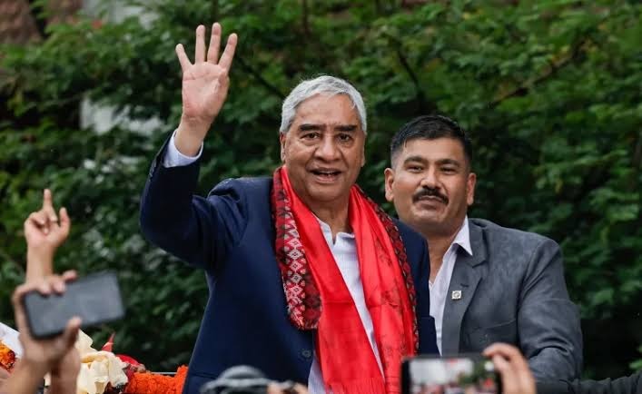 দুর্নীতির অভিযোগ মাথায় নিয়ে দেশে ফিরলেন নেপালের সাবেক প্রধানমন্ত্রী দেউবা