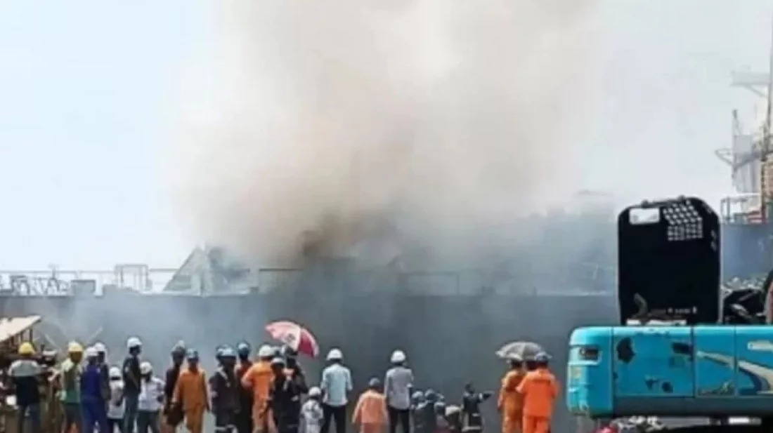 সীতাকুণ্ডে জাহাজভাঙা কারখানায় বিষাক্ত গ্যাসে মৃত্যু বেড়ে ৮