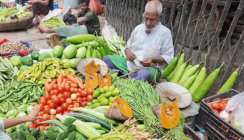কমেছে মরিচের দাম, সবজি ৬০ থেকে ৮০ টাকায়