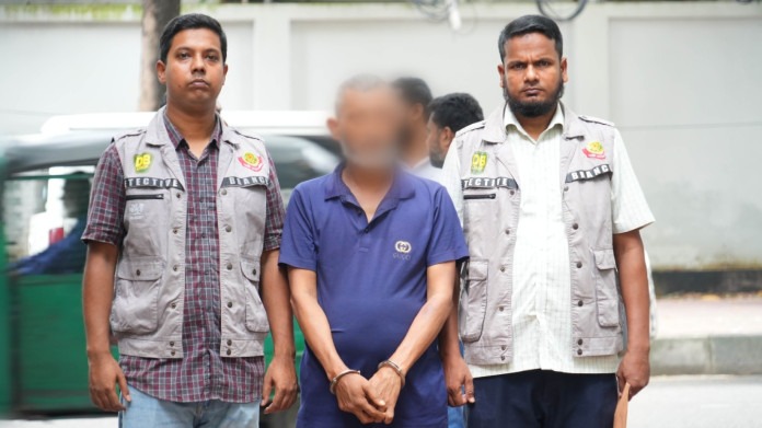 ভুয়া নিয়োগপত্রে চাকরি, বেতনও দিতো প্রতারক চক্র