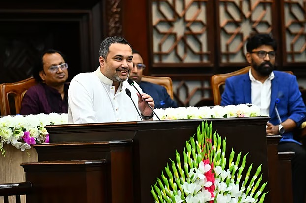 সরকারের ছয় মাসের হিসাব, জনগণের প্রত্যাশার কঠিন আয়না