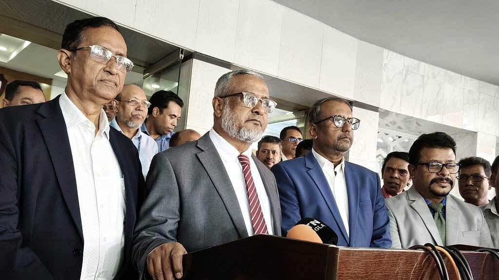 দুদকের নতুন চেয়ারম্যান জানালেন কোনো চাপের মধ্যে নেই