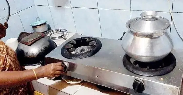 গ্যাস সংকট চুলা থেকে কারখানায়, বাড়ছে জনজীবনের চাপ
