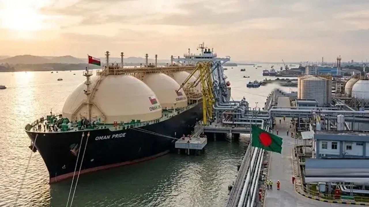 এলএনজির কার্গো এসেছে, বাড়ছে গ্যাস সরবরাহ; সংকট কাটতে সময় লাগবে